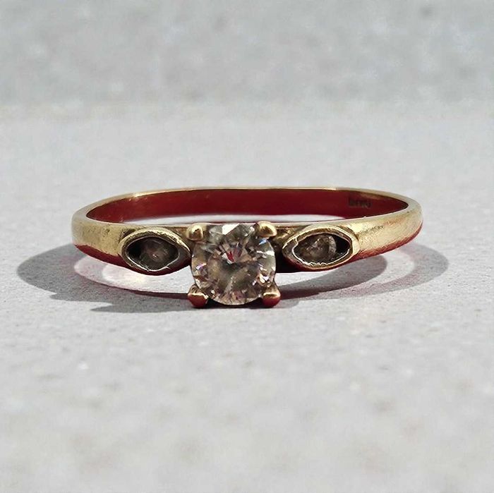 ŚLICZNY ZŁOTY PIERŚCIONEK z cyrkoniami  1,20G 333 R.9