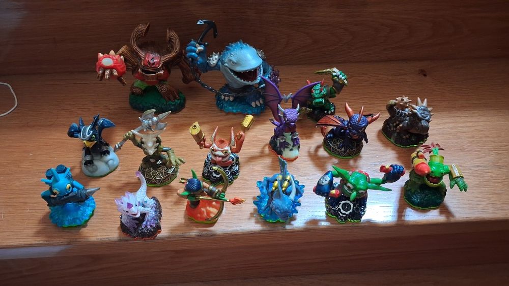 Bonecos figuras Skylanders vários preços
