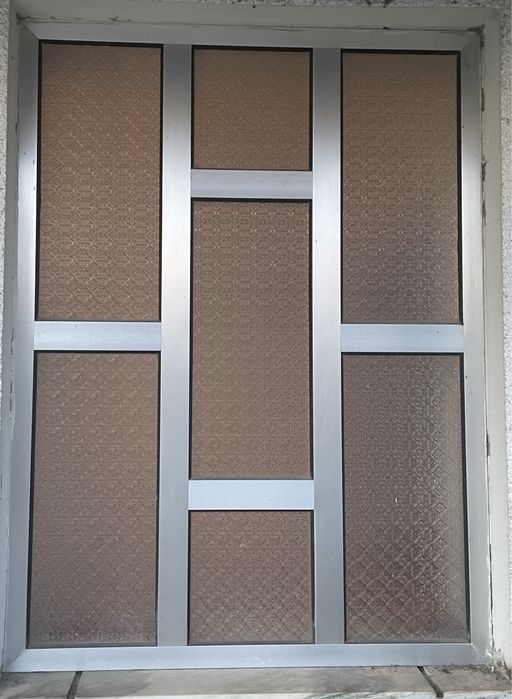 Caixilharia Alumínio  Diversa (portas e janelas)