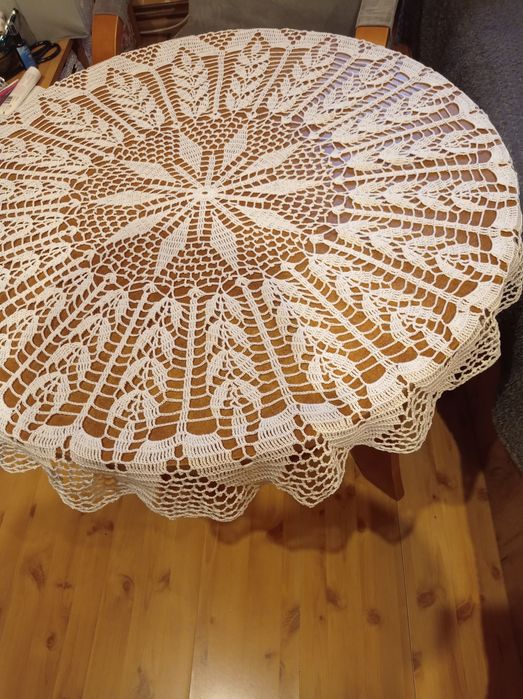 Obrus na stolik kawowy 105 cm