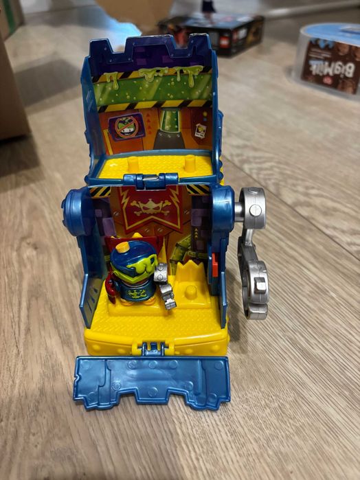 Zestaw super thinks Skorpion, Mr. King