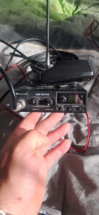 Cb radio plus antena