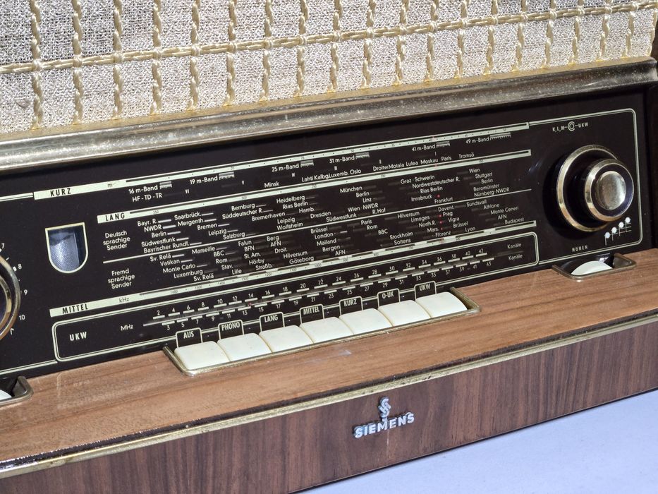 Rádio antigo reparado Siemens