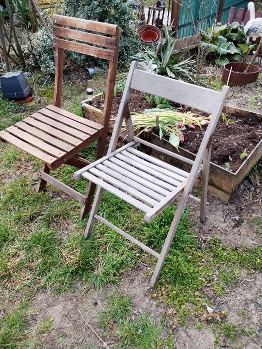 Drewniane składane krzesła Ikea