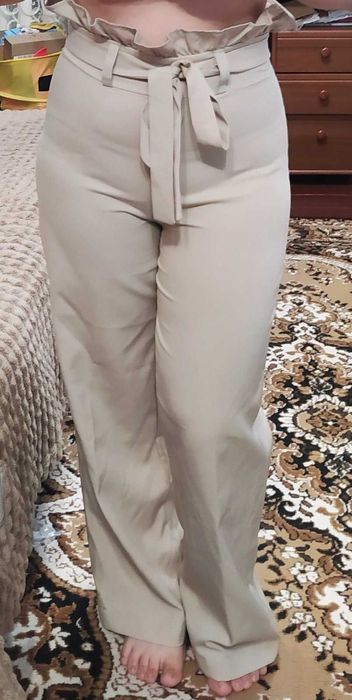 Брюки бежеві з високою талією