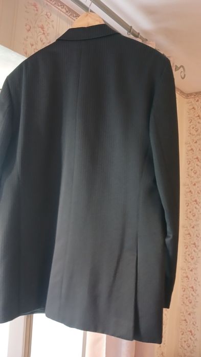 Костюм мужской 52р чёрный в полоску