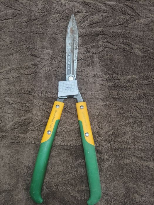 Садовий інвентар.Ножиці для живоплоту Грюнтек.