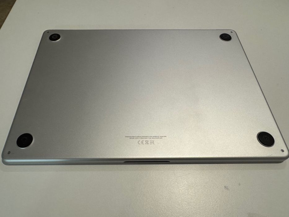 MacBook Air 15" M2 / 8 GB RAM / 512 GB SSD Silver (Офіційний, укр. клавіатура)