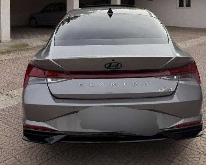 Hyundai Elantra 2023