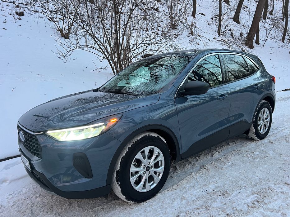 Продаю новий Ford Escape