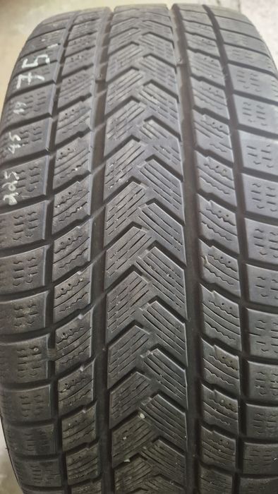 225/45 R19 Gripmax Status