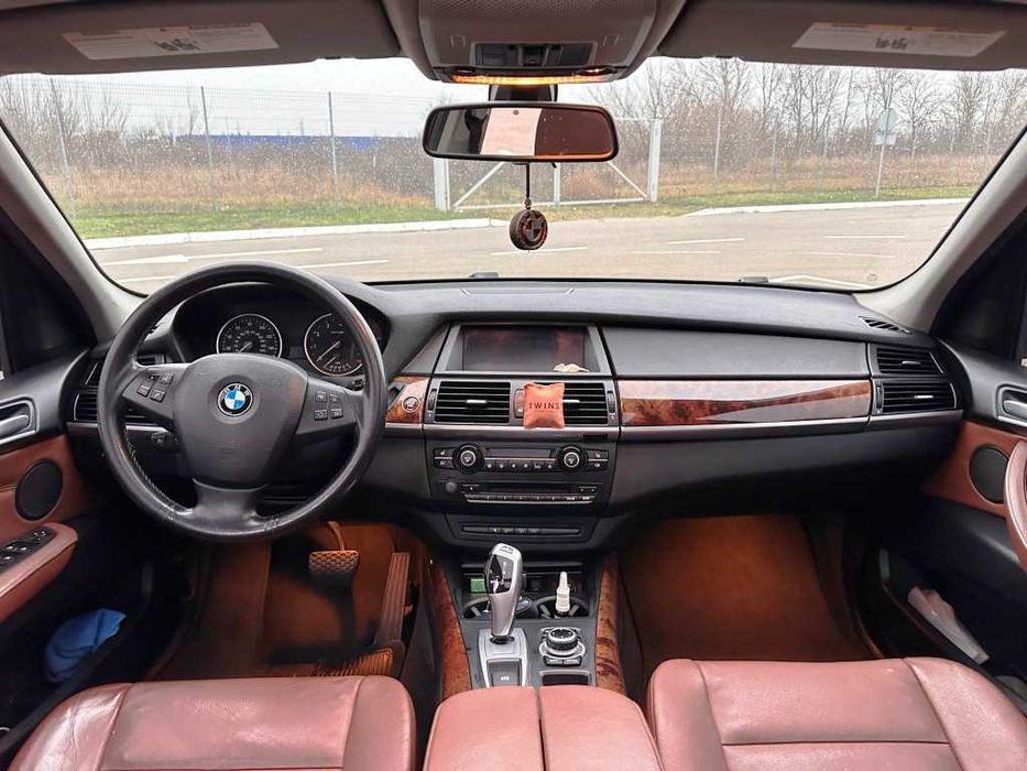 BMW X5 X-Drive полностью обслуженный