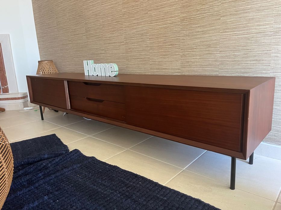 Móvel de TV de madeira