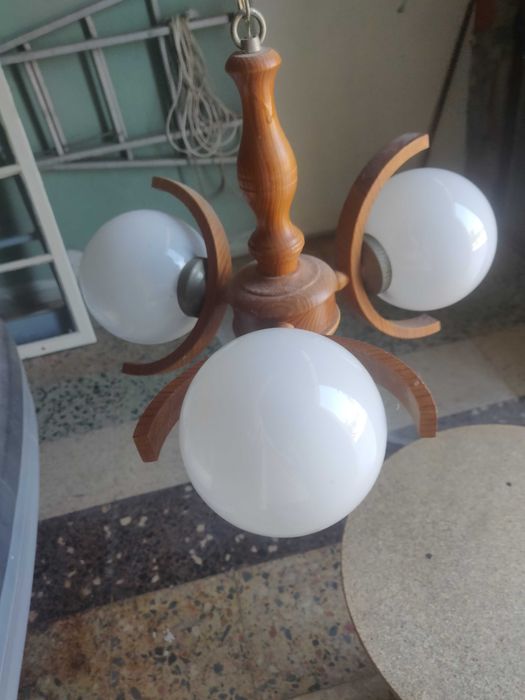 Candeeiro de madeira