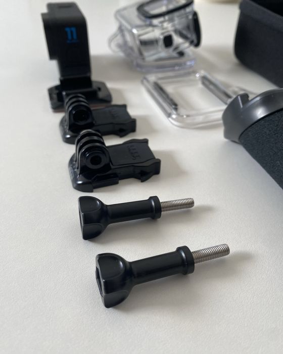 GoPro HERO11 c/ acessórios (utilizada apenas numa viagem)