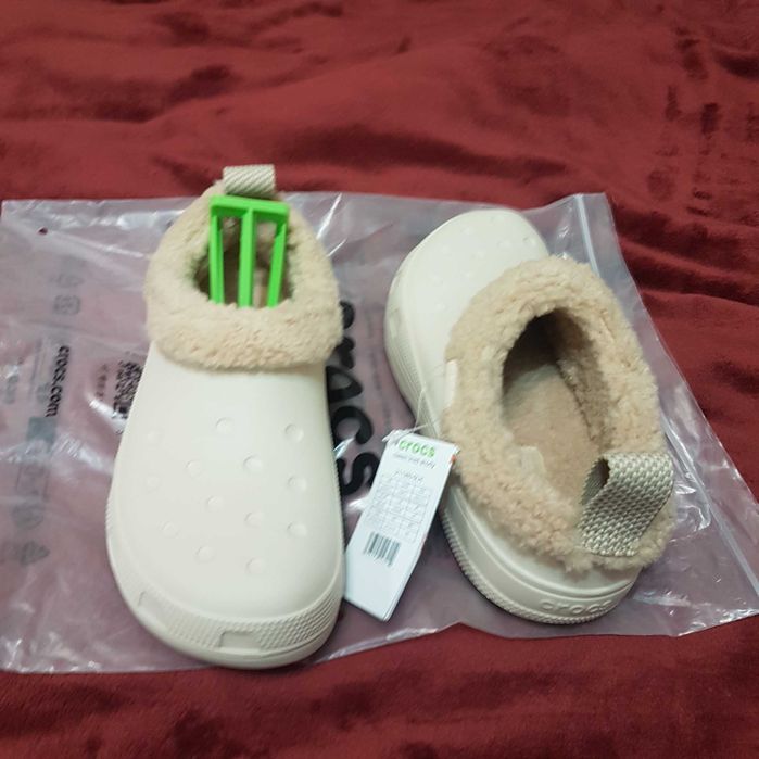 chodaki śniegowce krótkie crocs classic lined shorty 42/43  m9/w11