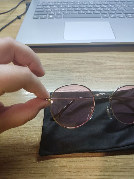 Рожеві    окуляри