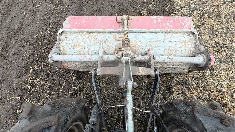 Стара ціна 6700 $. Продаю Міsubishi MT200 + (Фреза, Плуг, Картоплекопалка, Віялка, Дах)