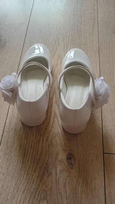 Buty białe do komunii