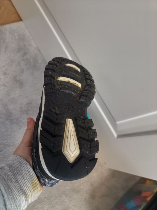 Ciepłe śniegowce, r. 30, stan bardzo dobry.