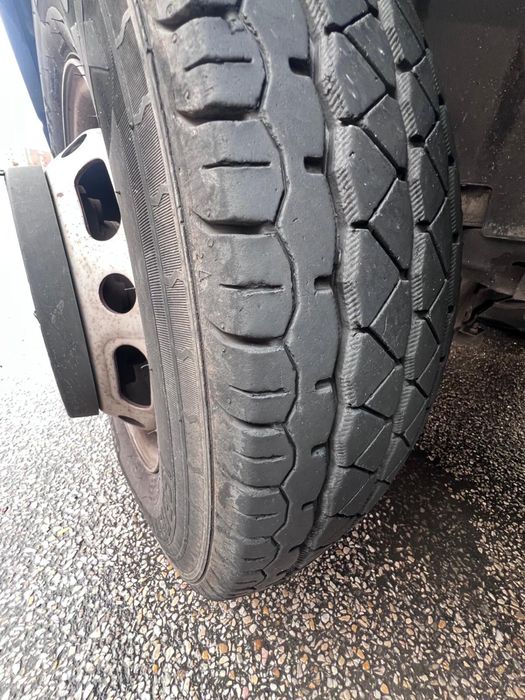 Vendo Volkswagen VW Crafter 2.5 TDI, e peso de 3500kg.
