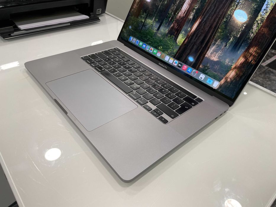 Macbook Pro 16" | 16GB | 500GB SSD | Placa Gráfica AMD Pro 5300M