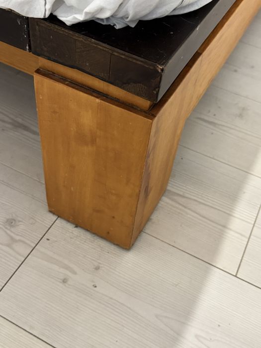 Cama + Estrado + 2 Mesas de cabeceira