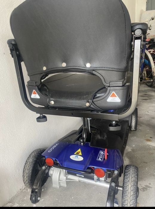 Scooter Elétrica  (Auton. 10 Km - 12V - Azul)