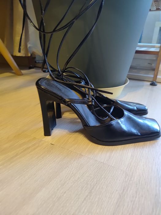 Buty na obcasie szpilki 37 rzymianki wiązane na łydce
