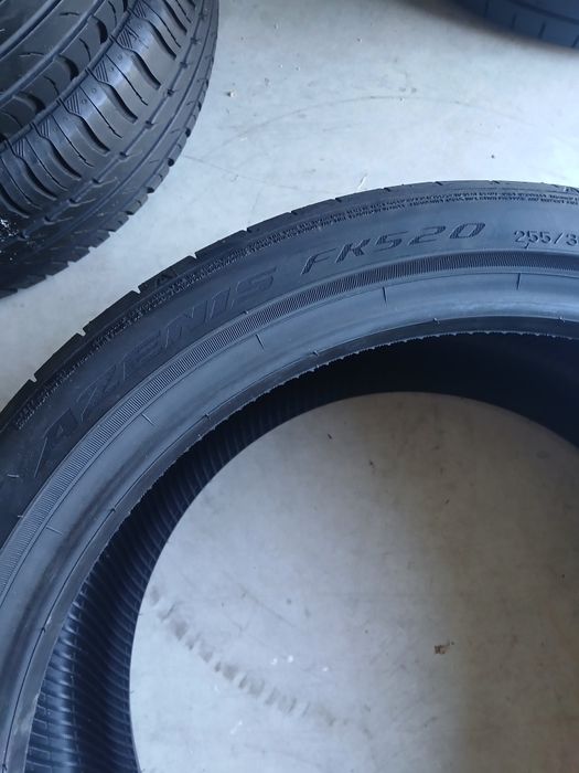 2 pneus 255 35 r18 Falken Novos