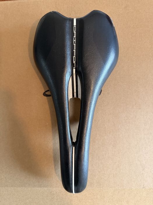 Selim aero bike tamanho 138