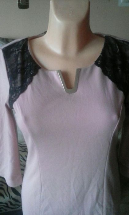 Nowa pudrowa sukienka