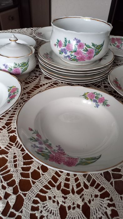 Продам набір столового посуду