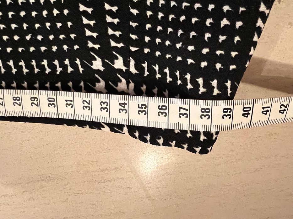 Saia xadrez branca e preta Adolfo Dominguez