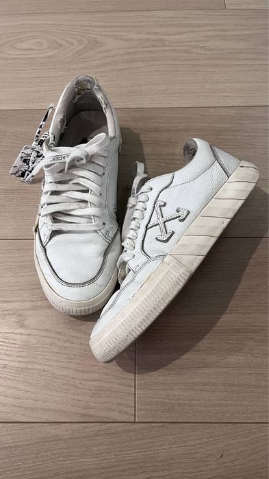 off-white vulcanized low / legit