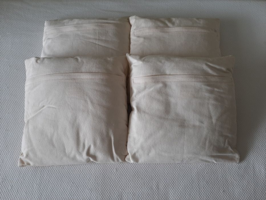 Conjunto de tapete e almofadas Loja do Gato Preto