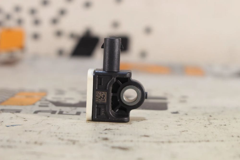 Sensor de impacto VOLKSWAGEN Polo (6R, 6C)