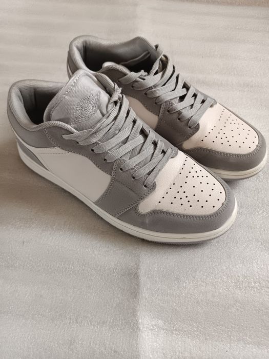 Кросівки в гарному стані