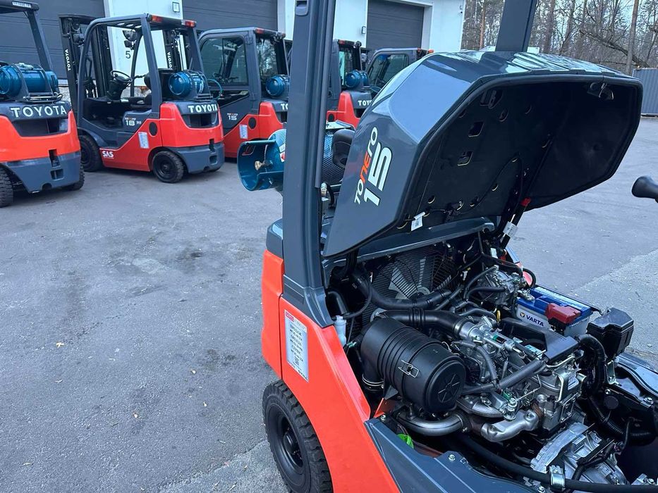 Новий газ-бензиновий навантажувач TOYOTA 02-8FGF15, підйом - 4.7м