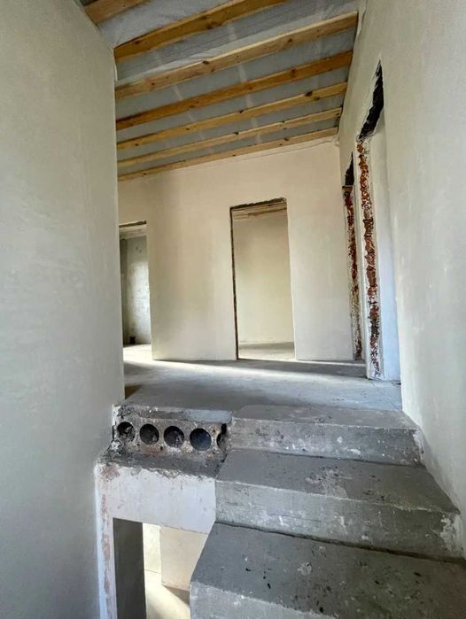 Двоповерховий будинок 100 м² в Ірпені, ГАЗ, чистове оздоблення, ліс