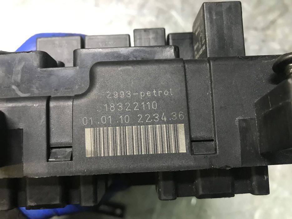 CAIXA DOS FUSIVEIS VOLVO S60 S80 REF. 518322110