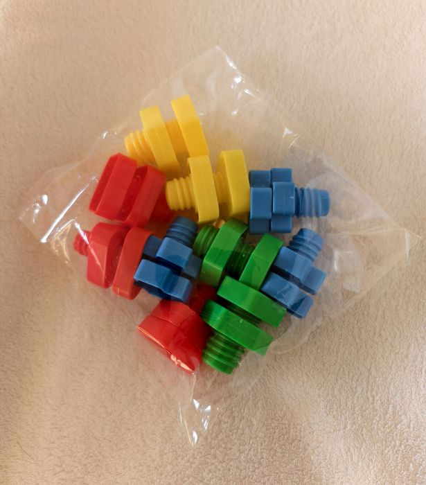 Klocki śrubki i nakrętki