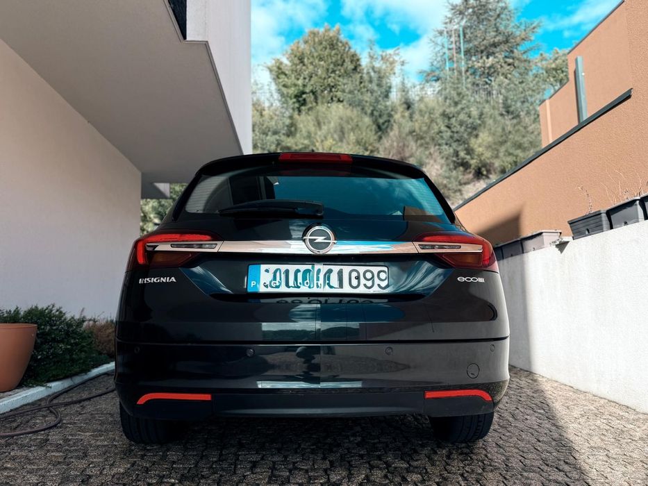 Opel Insígnia SW 2.0 CDTi  2014 
NACIONAL
140CV
2014

Viatura e