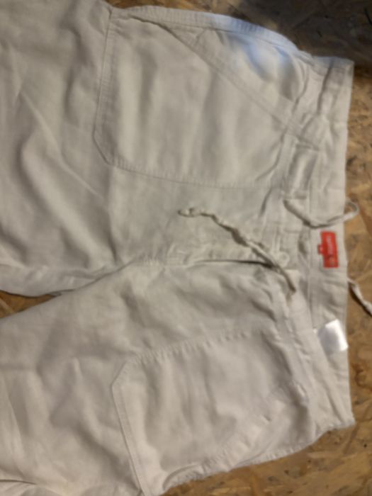 Białe spodnie z dadatkiem lnu