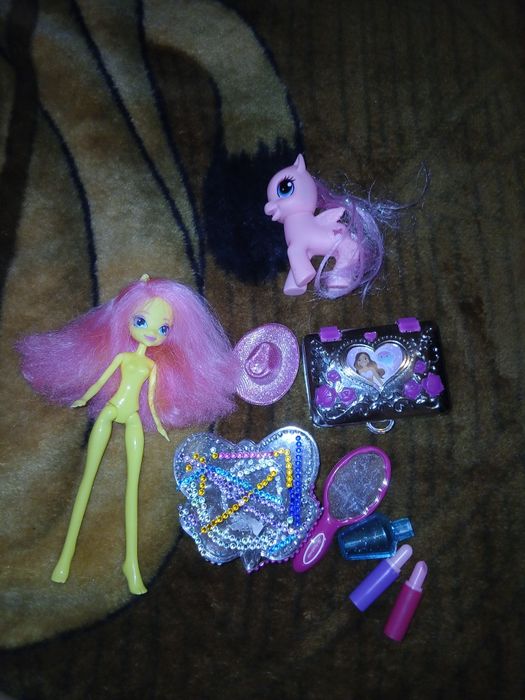 Продам лот іграшок для дівчинки