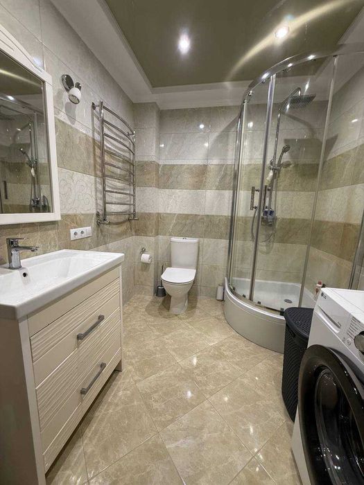 Продам добротний будинок на Агропереробці, з гаражем і ділянкою!