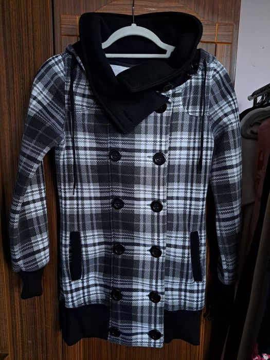 Długa bluza z kapturem