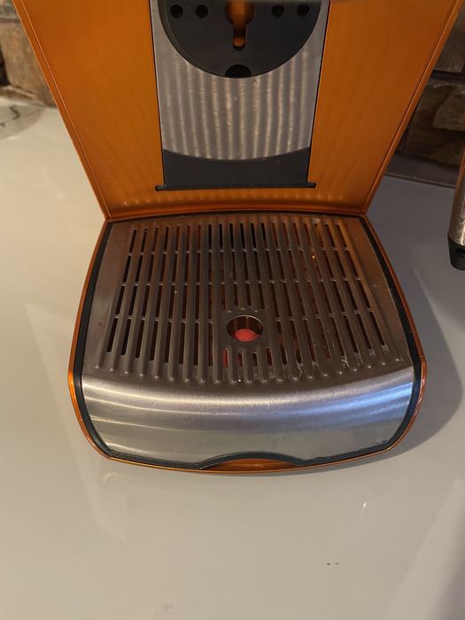 Ekspres na kapsułki Tchibo Cafissimo