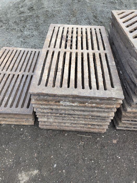 Решітки чавунні 100×60 см
