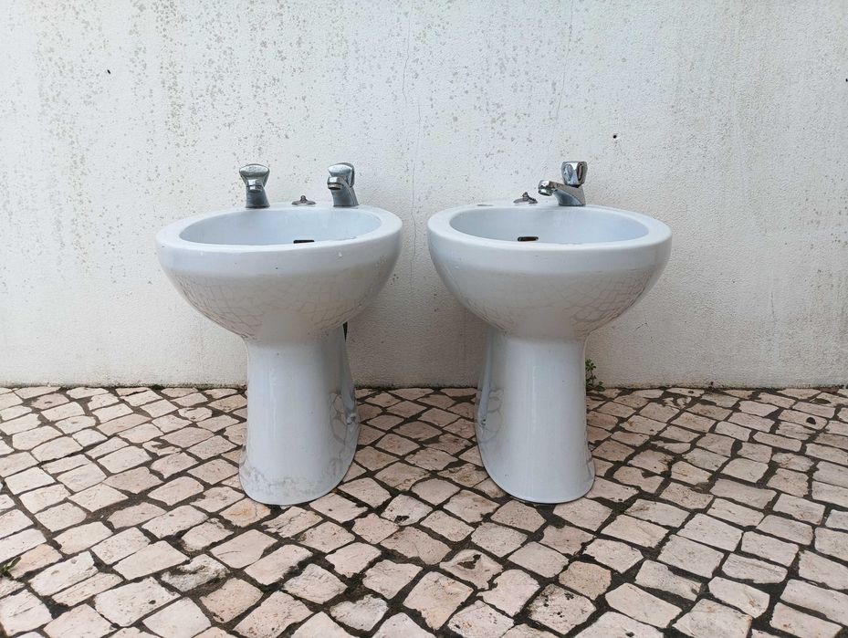 1 Bidé em Louça para WC
